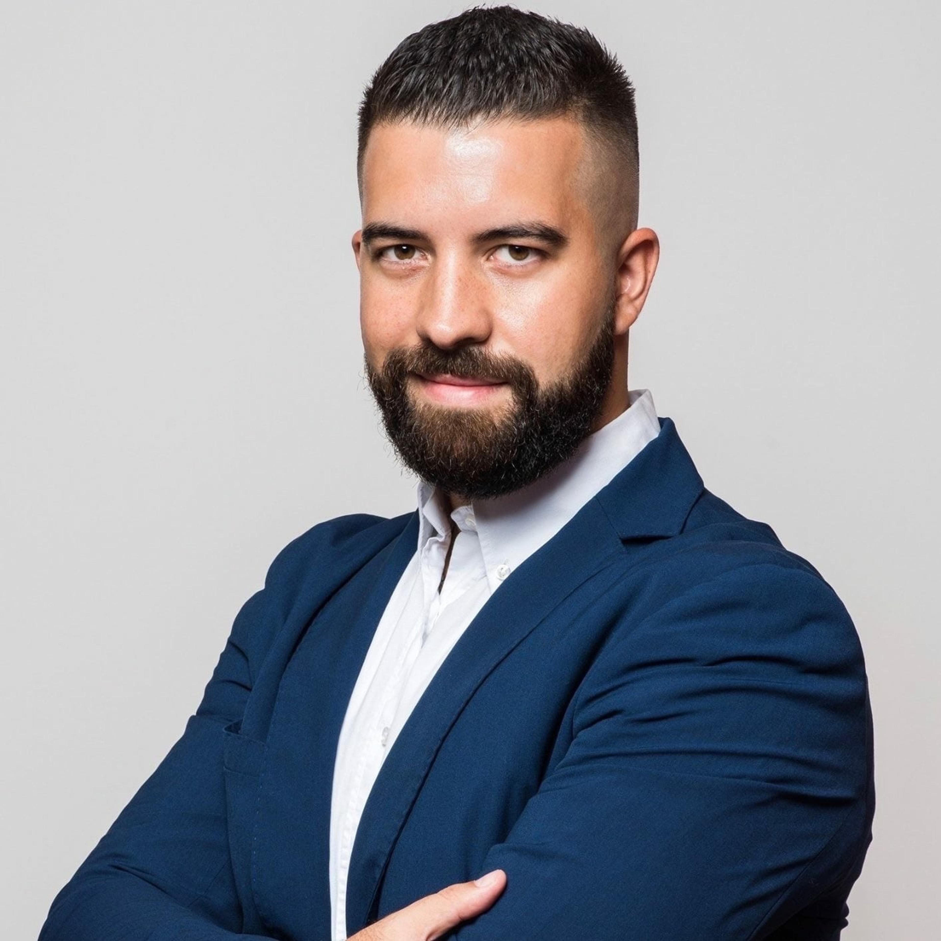 Dr Stefano Lacagnina