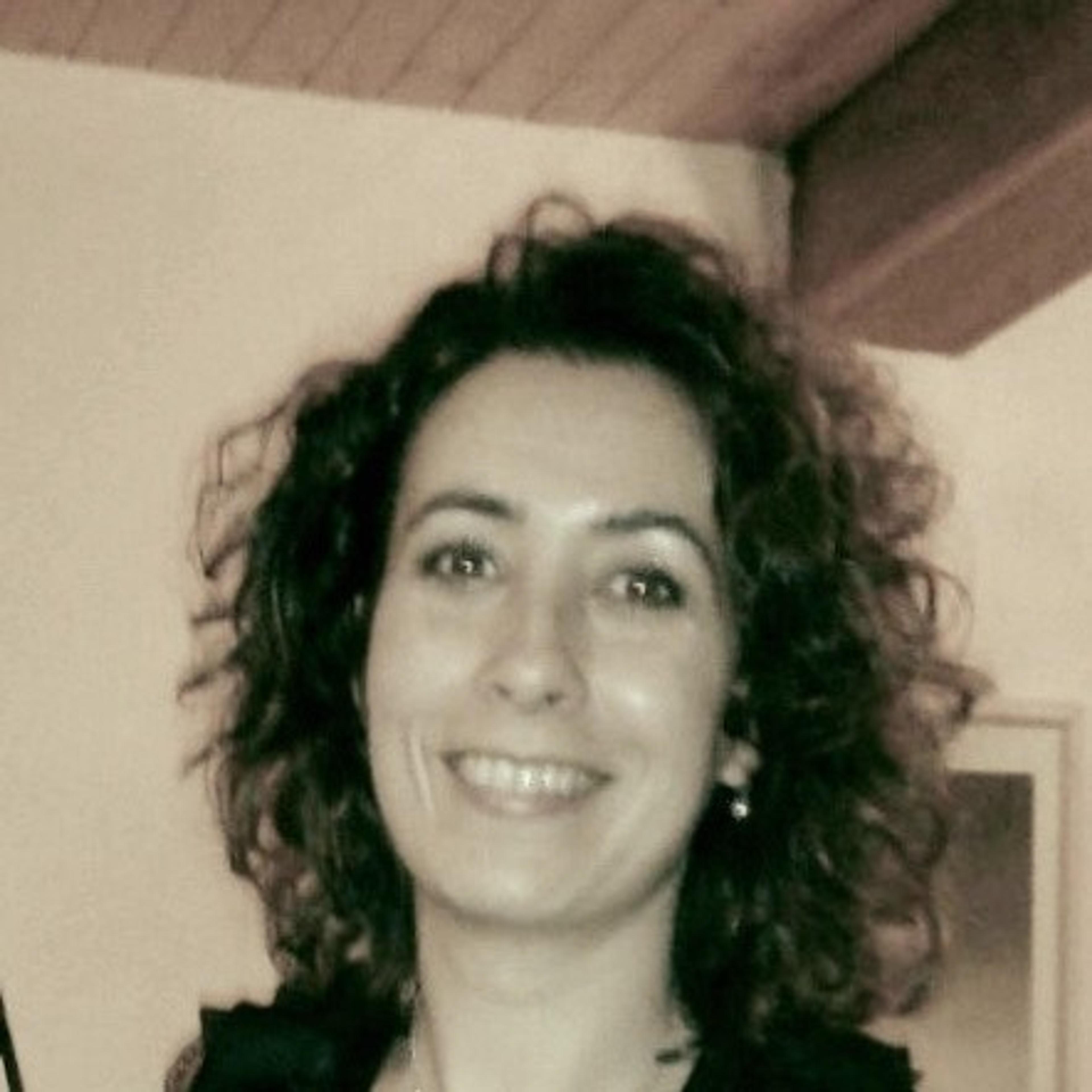 ANA ISABEL FERNÁNDEZ ESCUREDO