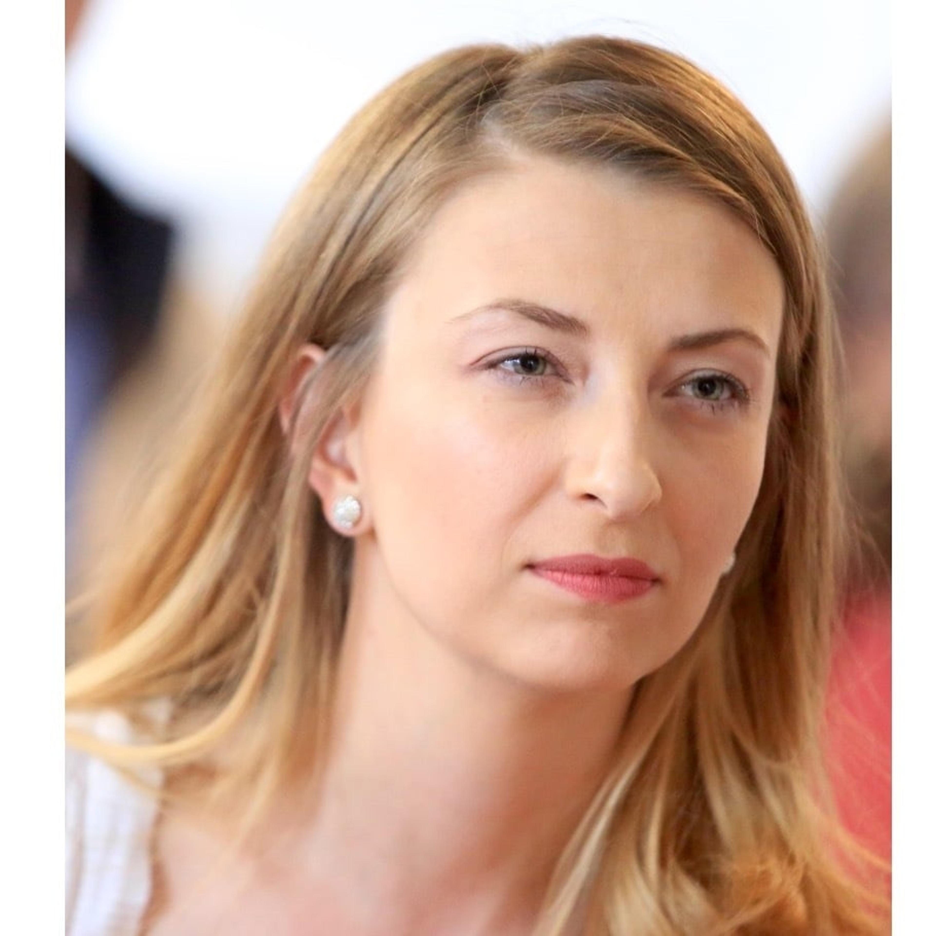 Avv. Lionela Bajrami