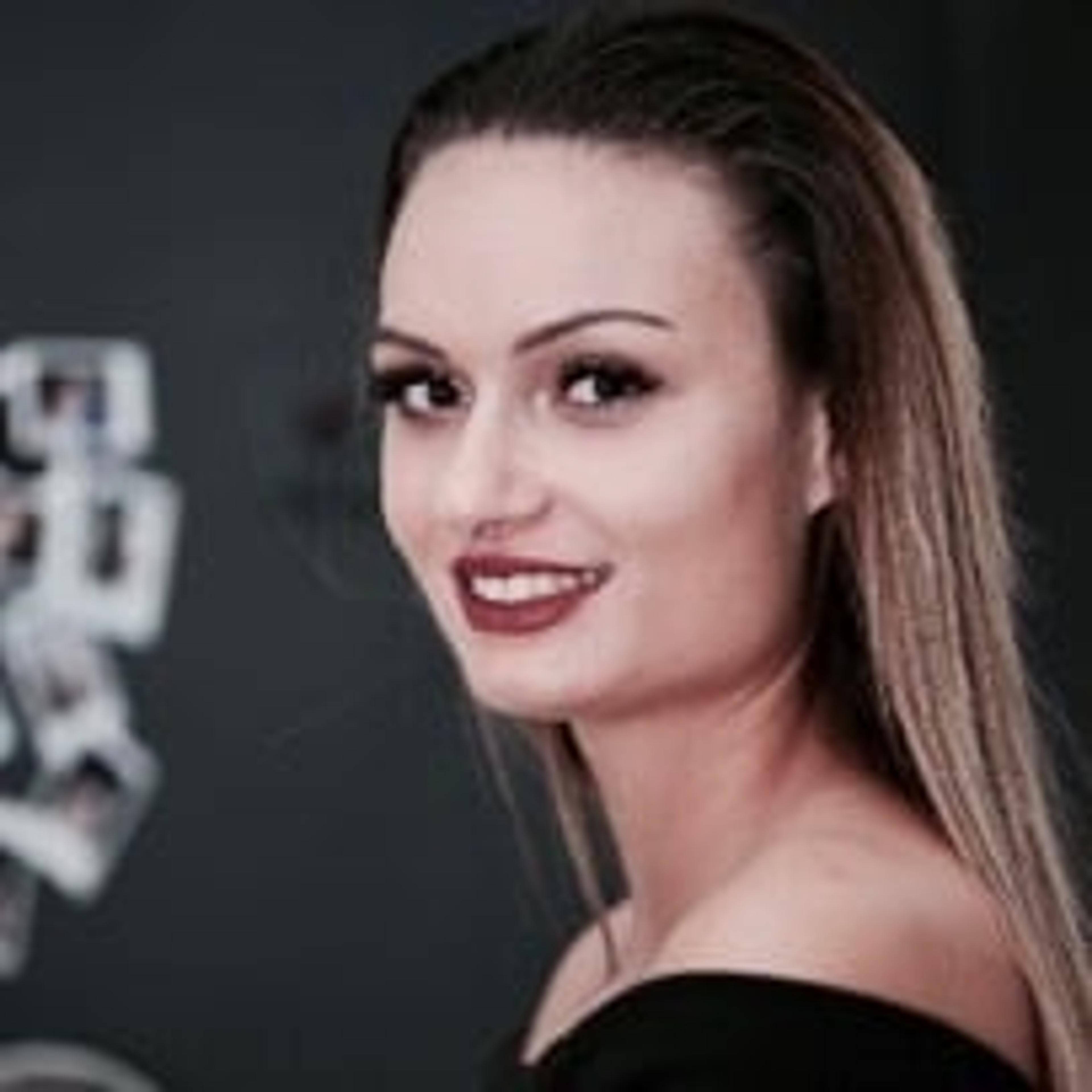 Laura Stieber