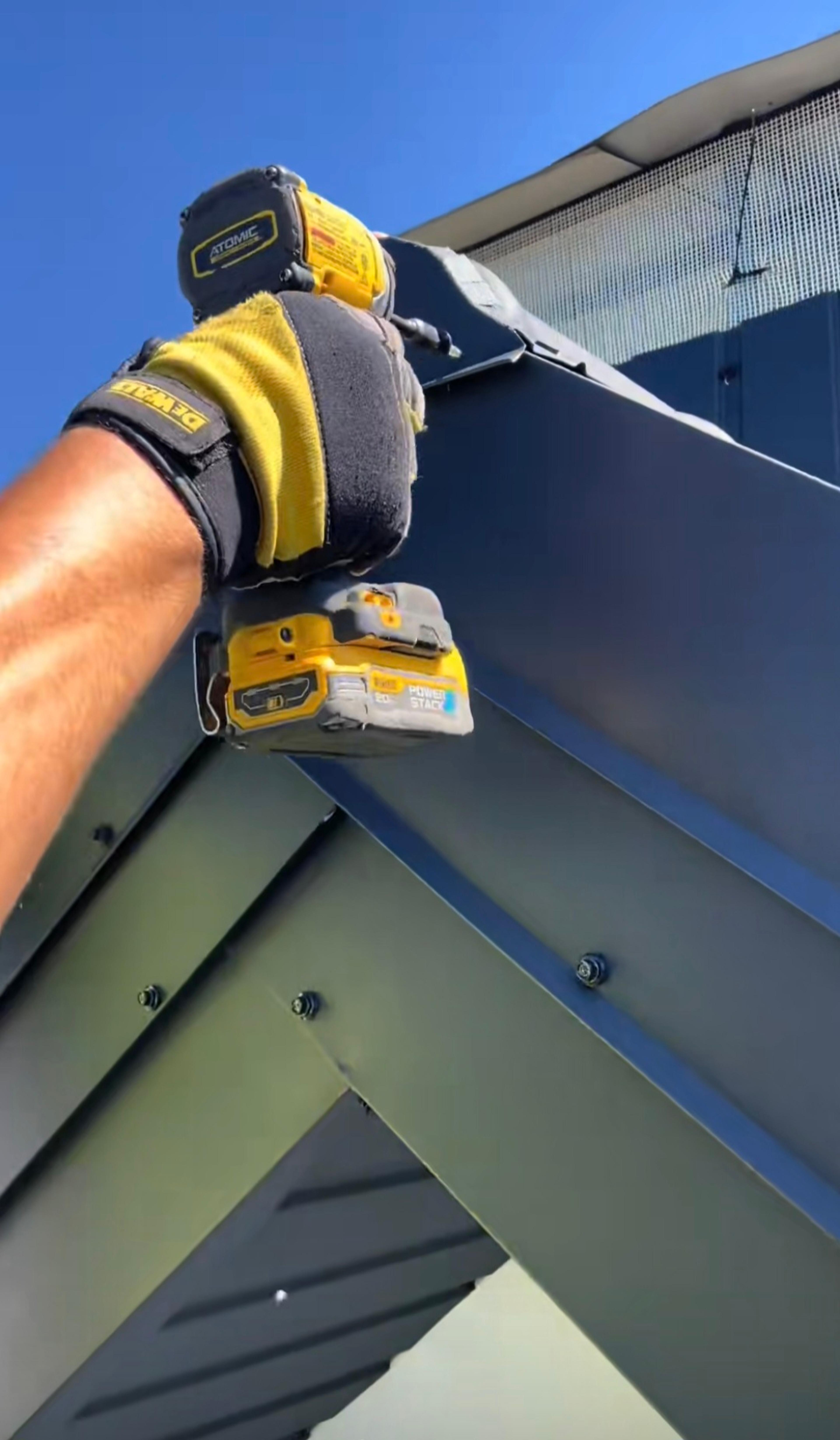 OLD ROOF SERVICE S.R.L