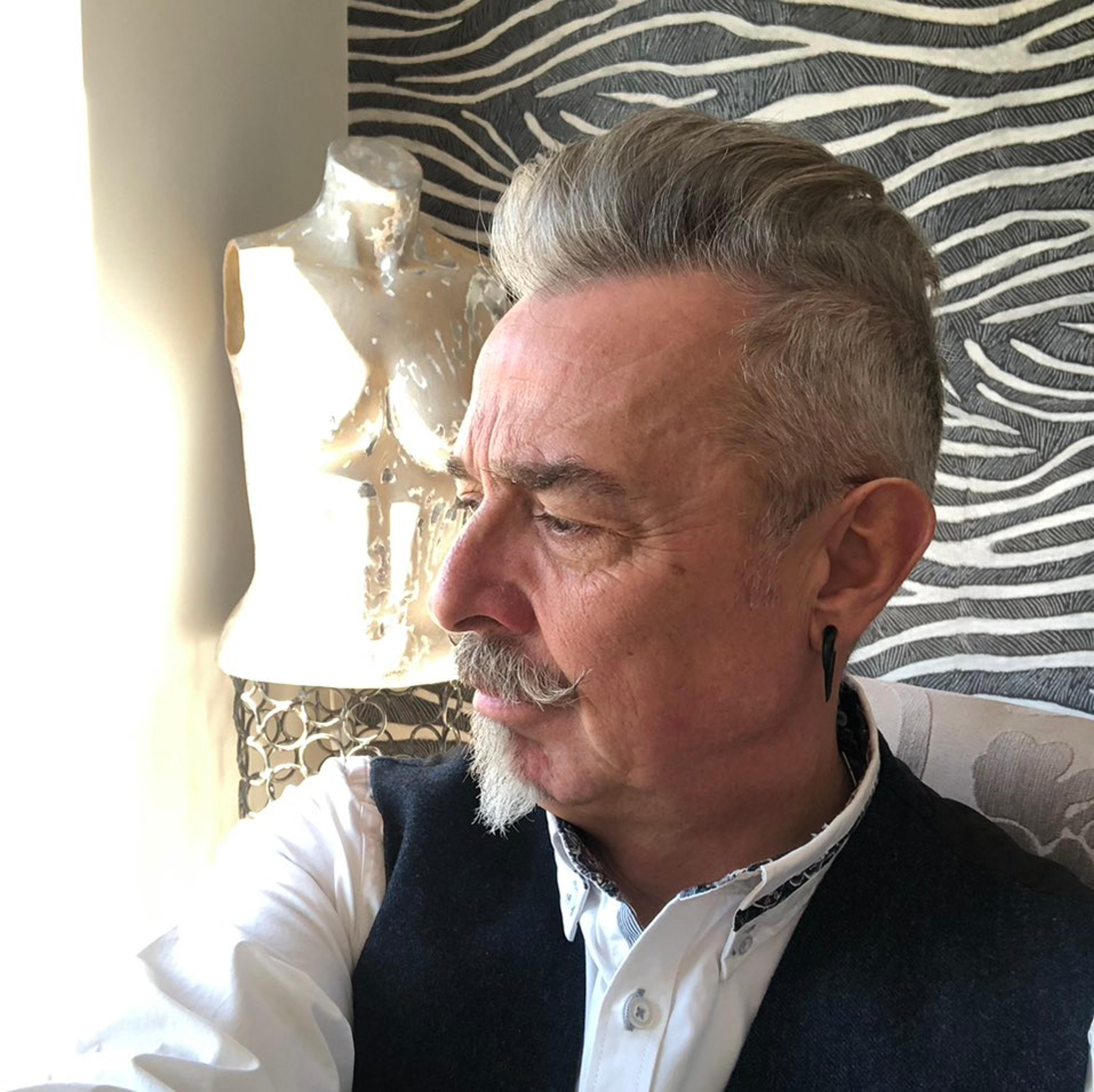 Roger Saunders