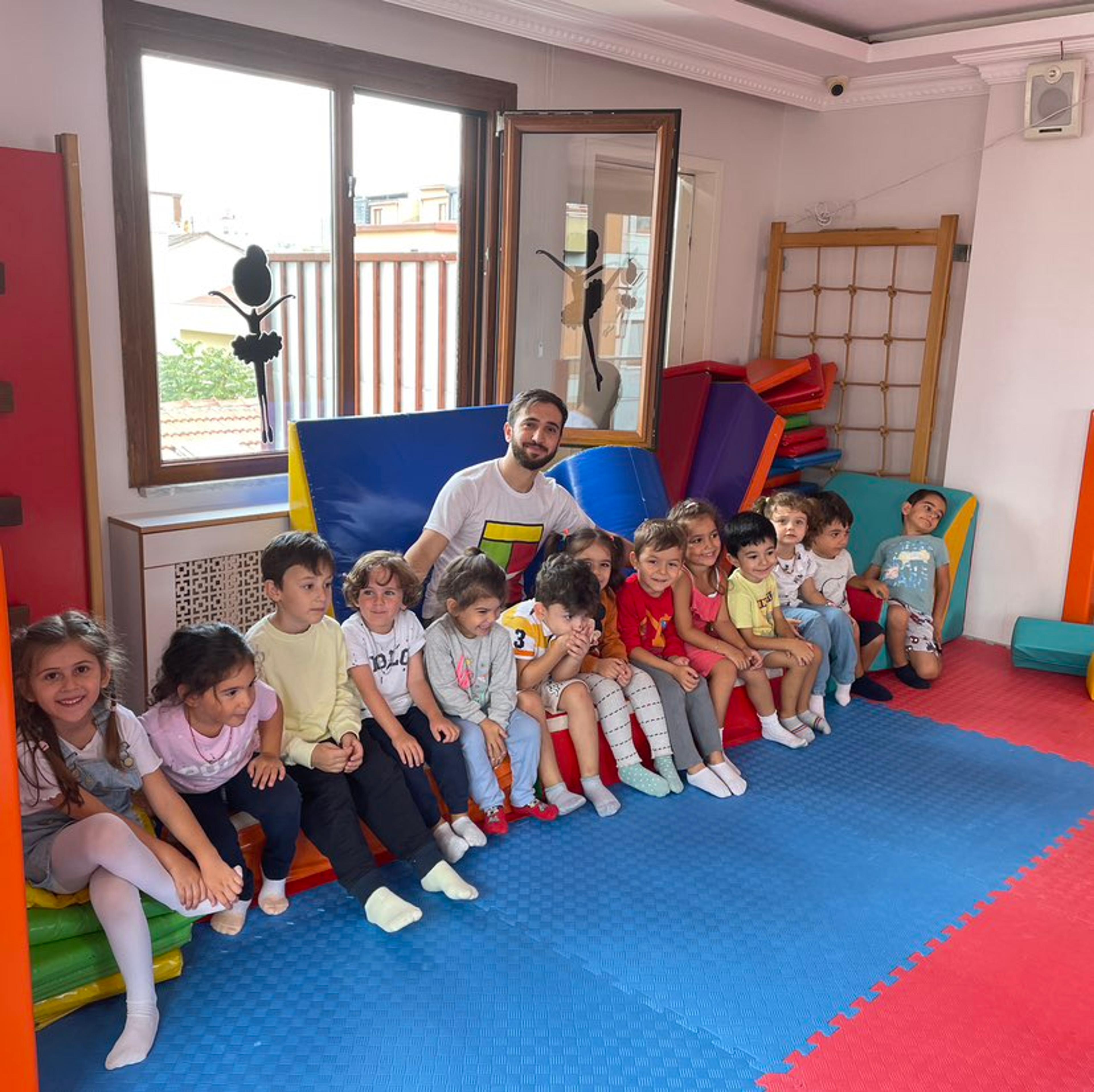 Şevket Çrk