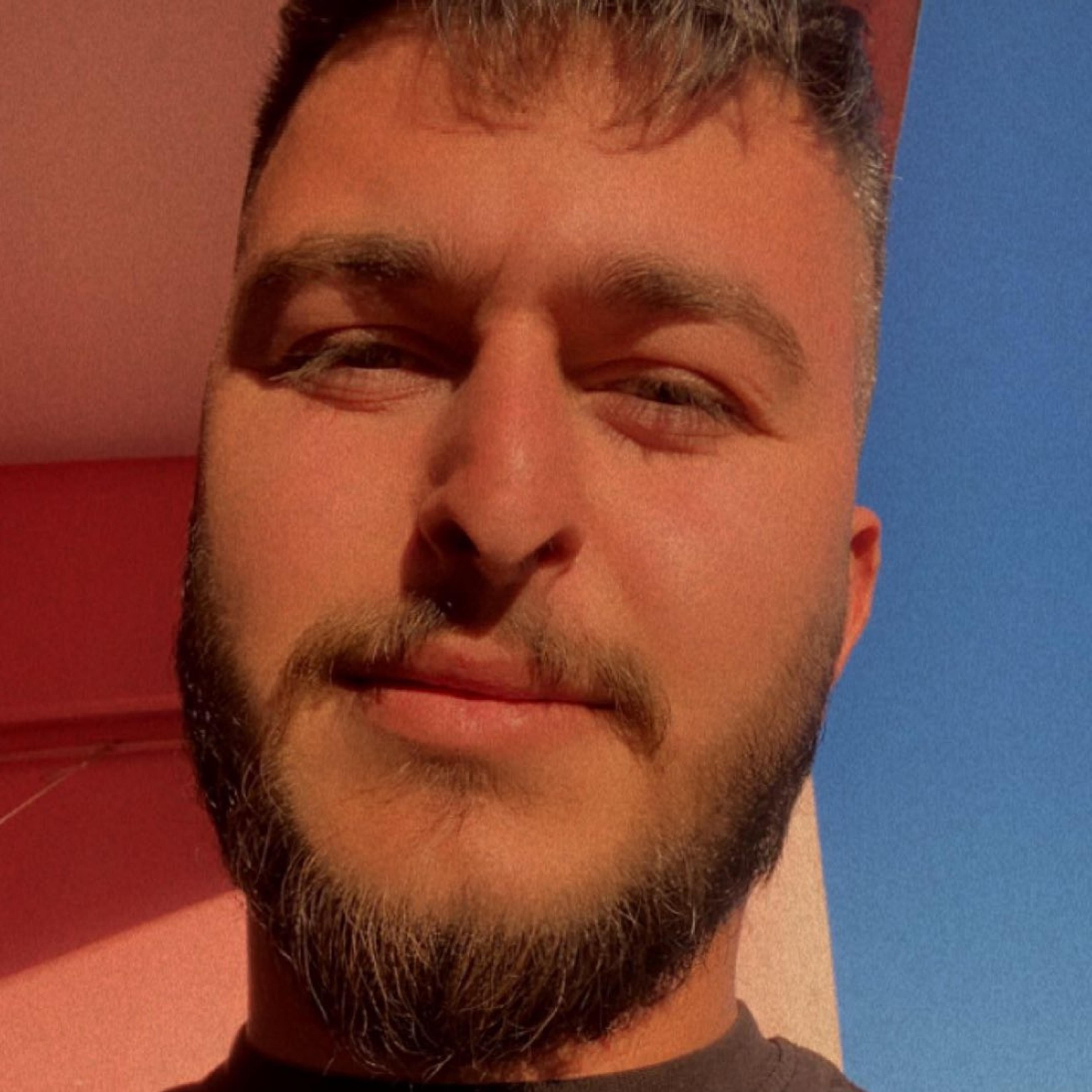 İlkay Deniz Vayiç