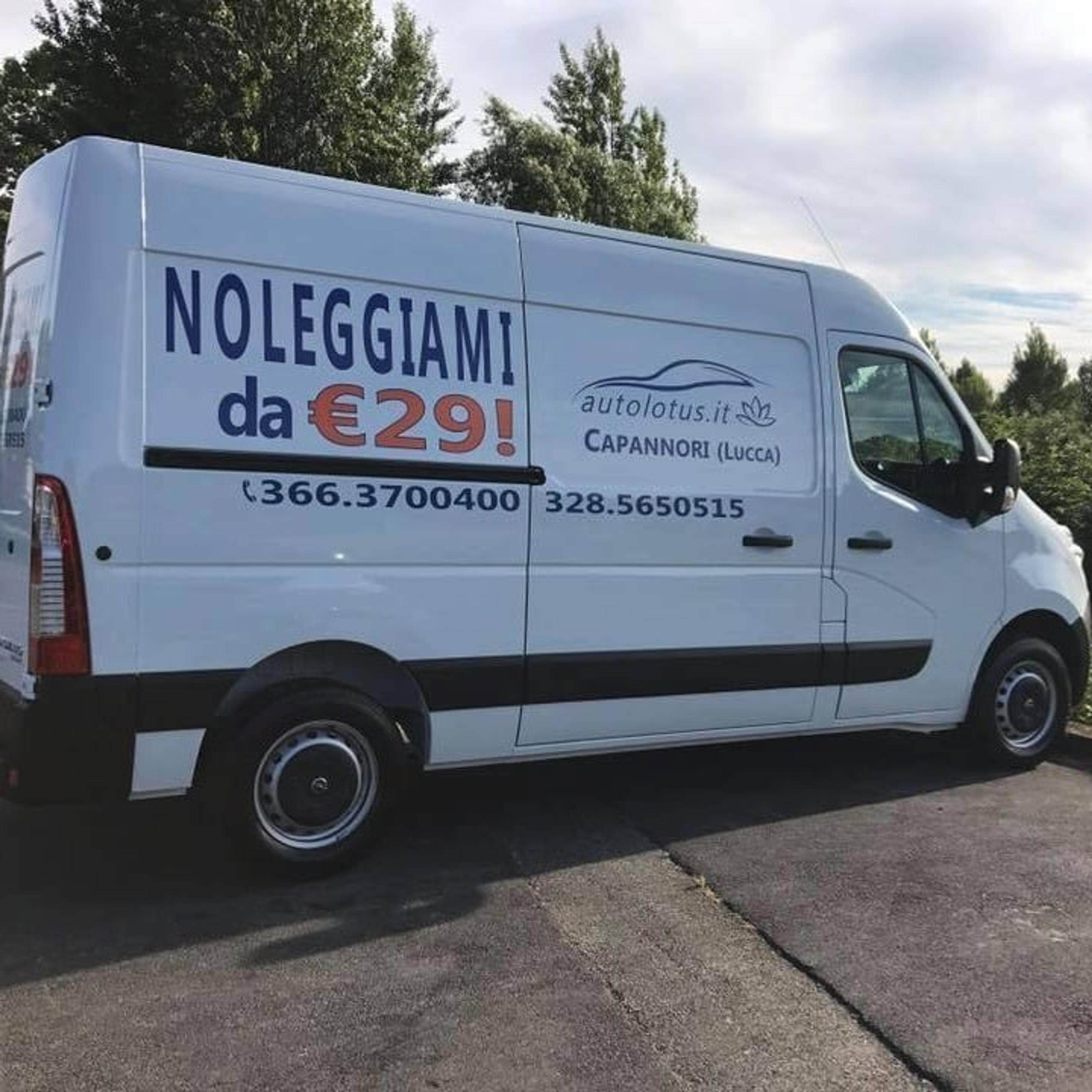 Autolotus.it Noleggio e Vendita Auto Furgoni Minibus 9 posti