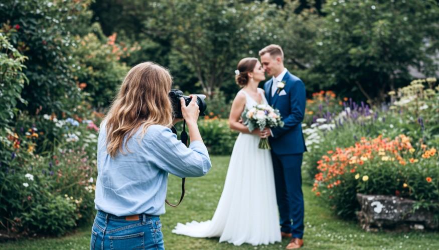 409 Hochzeitsfotografen sind bereit für dich.