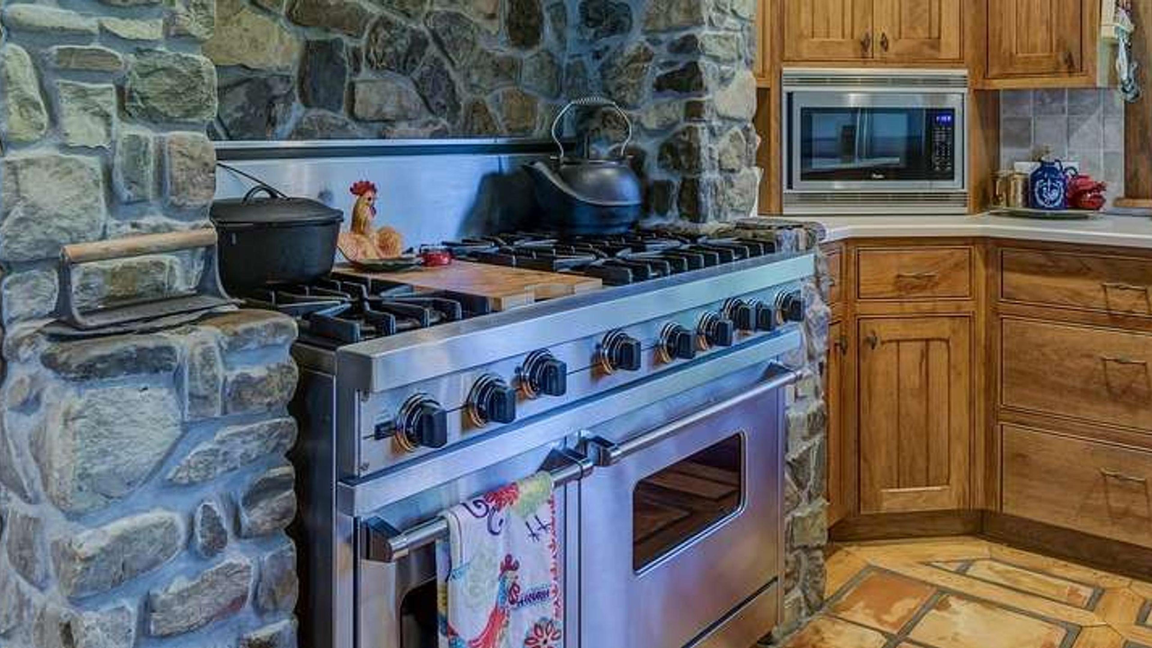 807 Tecnici Riparazione Forno pronti per te.