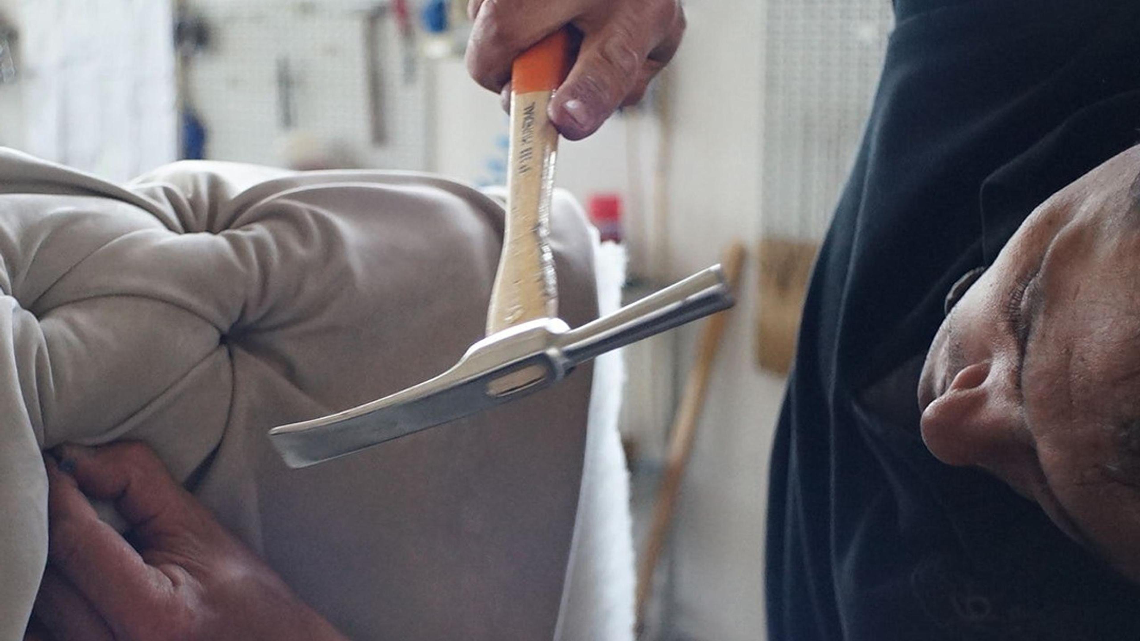 432 Tappezzieri per Rifoderare Divano pronti per te.