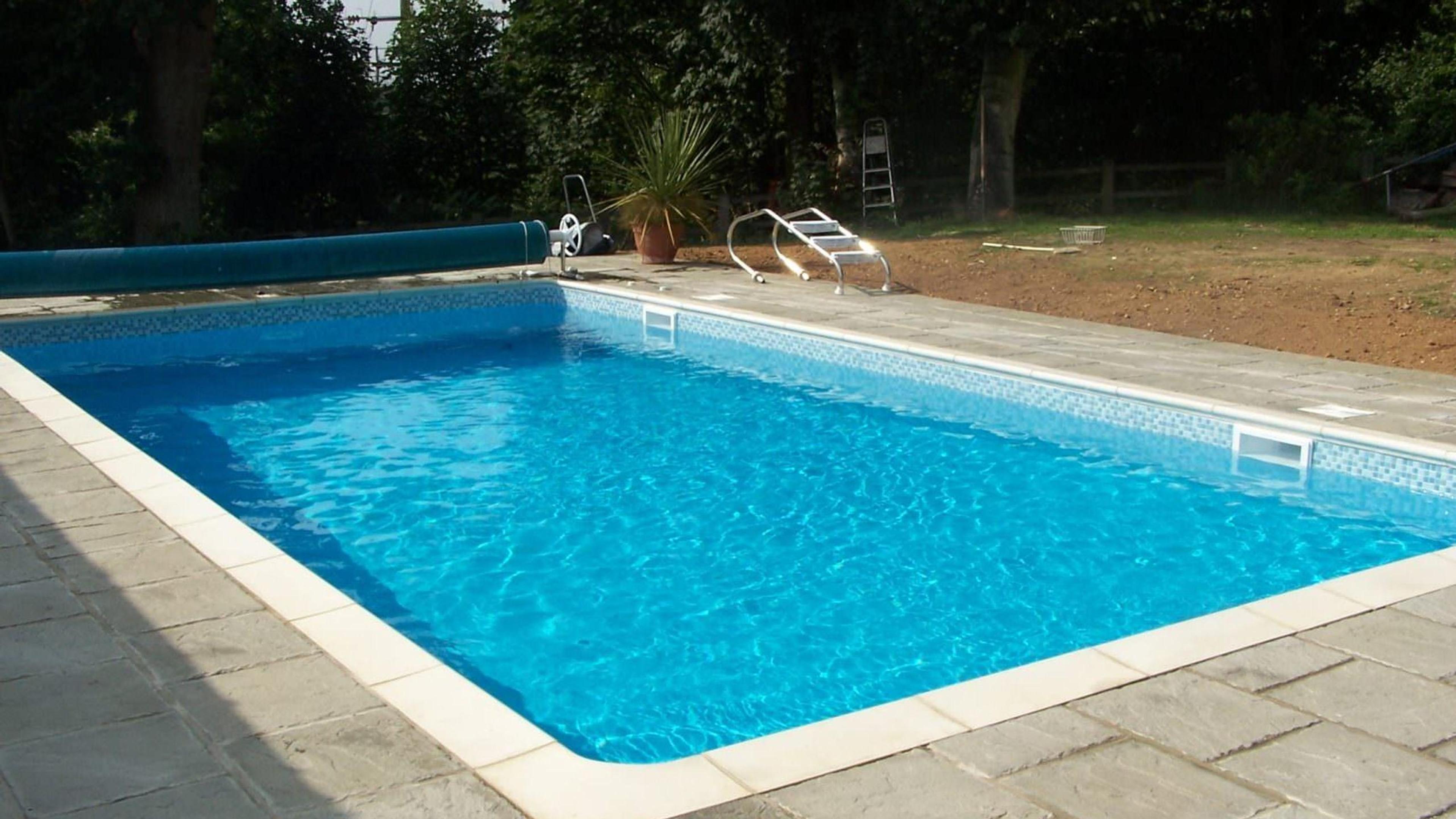 696 Ditte Manutenzione Piscine pronti per te.