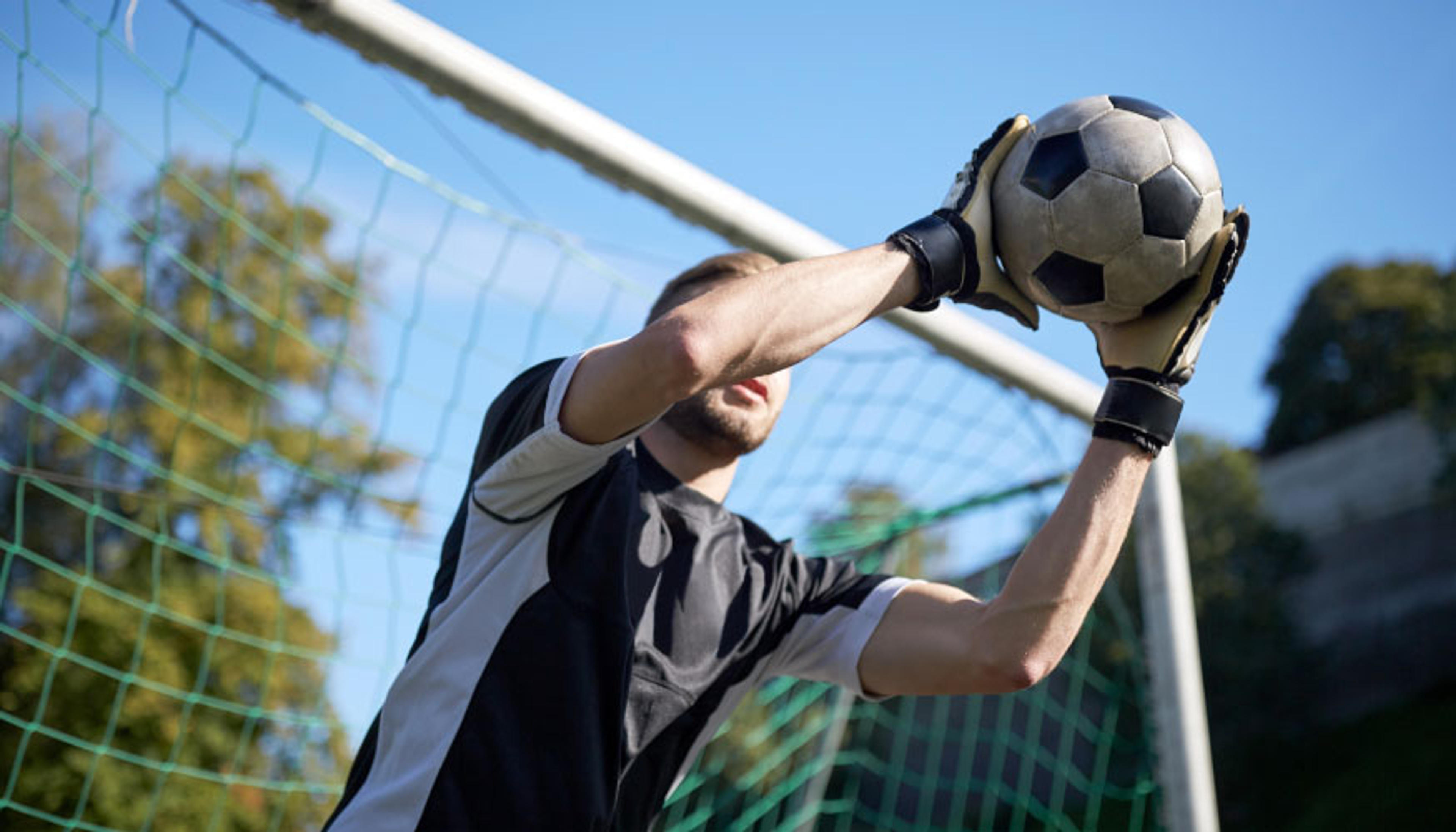 833 Kiralık Kaleci hazır.