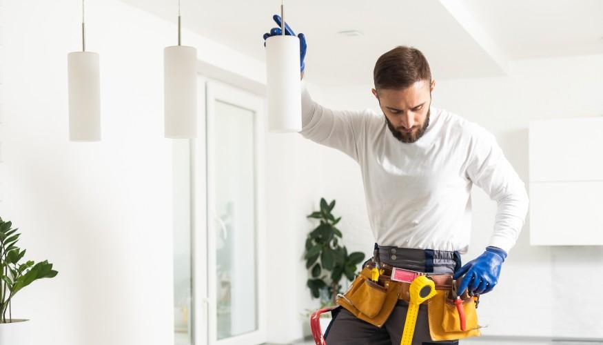 تركيب معدات كهربائية