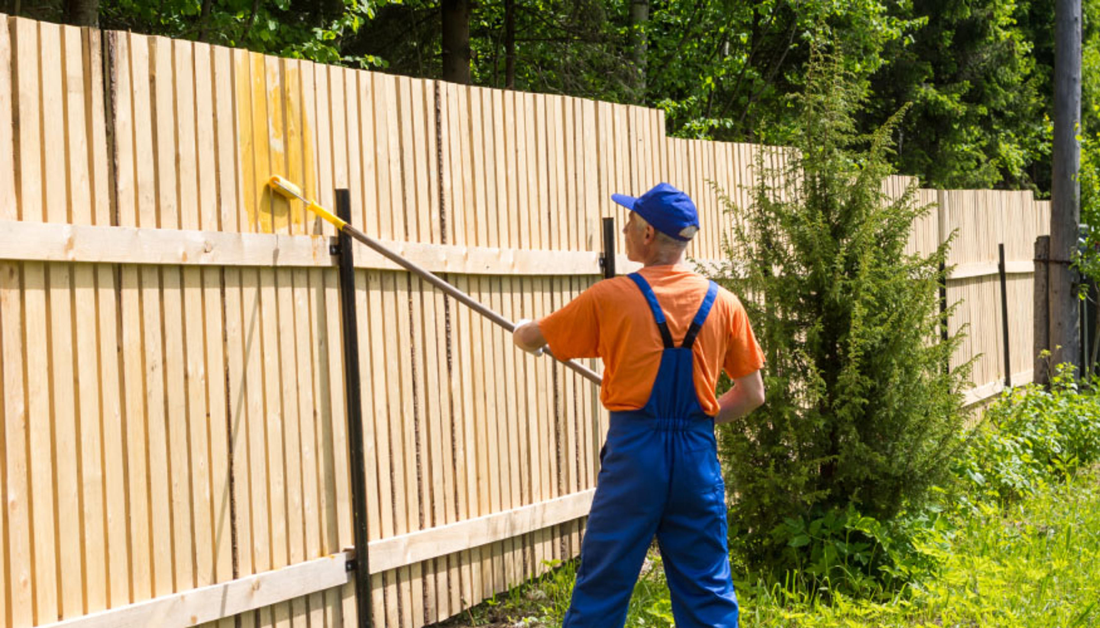 718 Fence Painters ready for you.