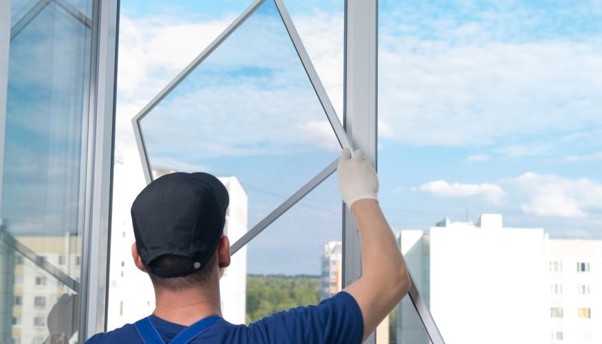 Menteşeli Pencere Sinekliği