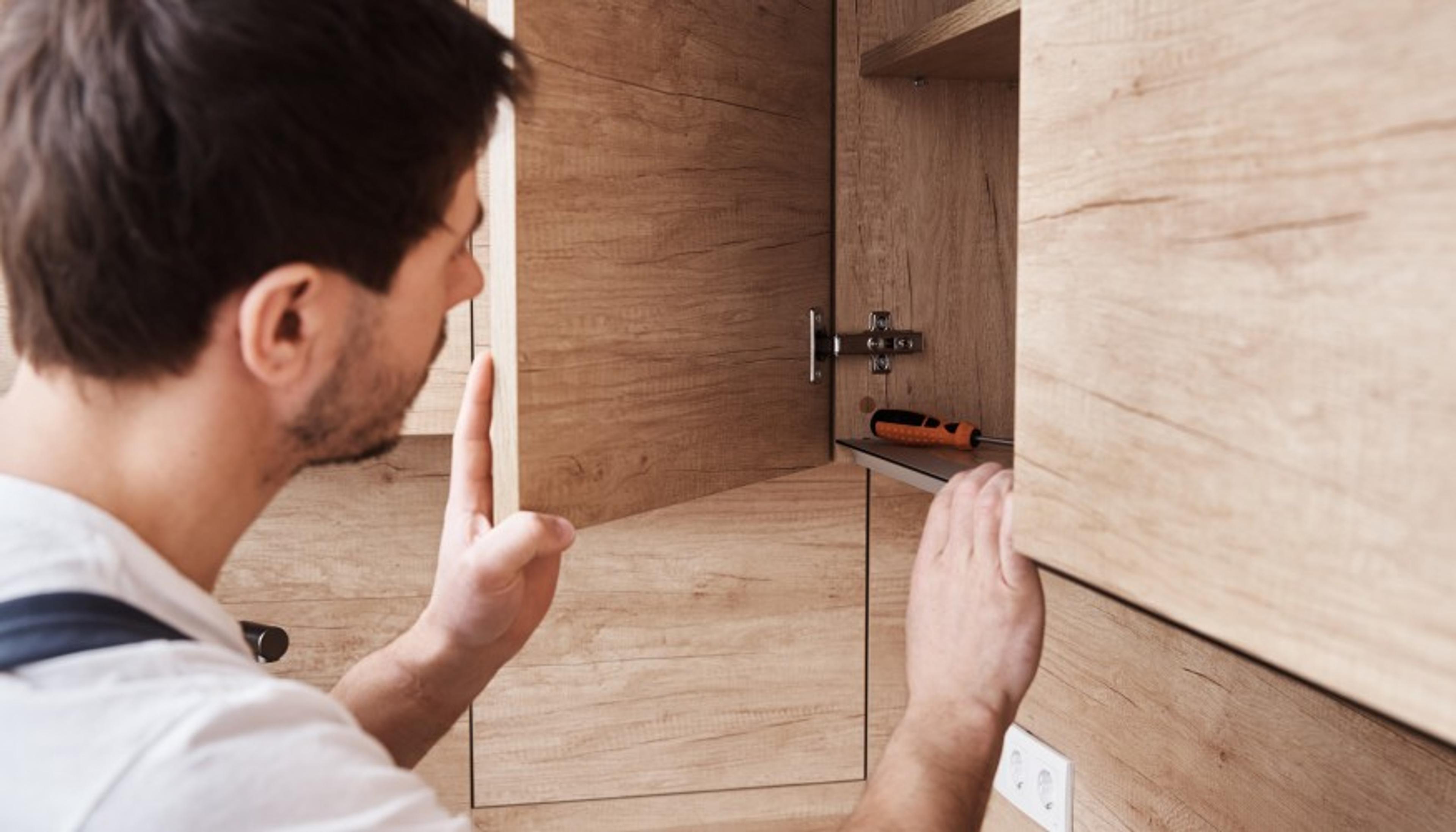 1444 Mutfak Dolabı Menteşe Tamircisi hazır.