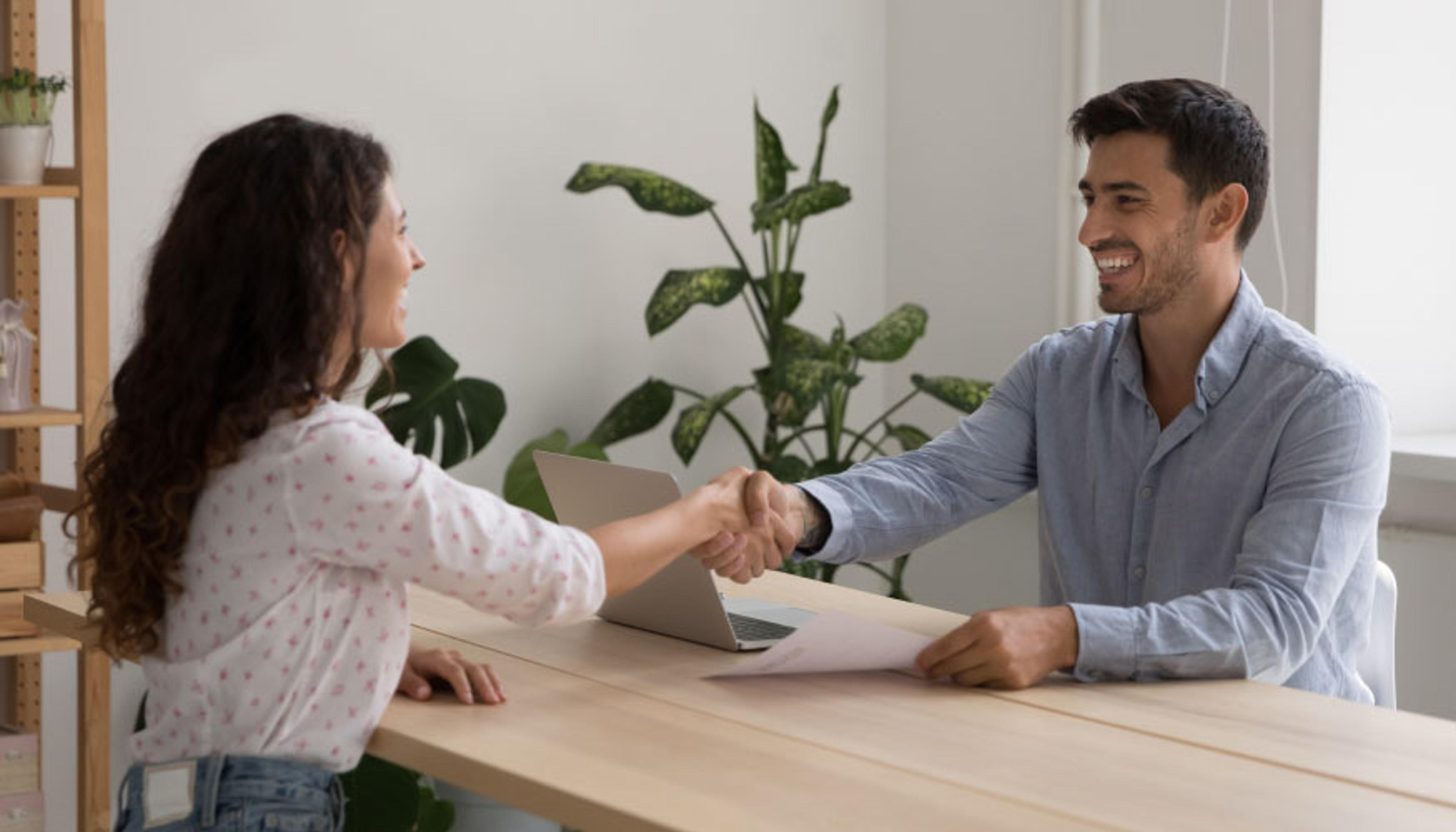 1211 CV Hazırlama Danışmanı hazır.