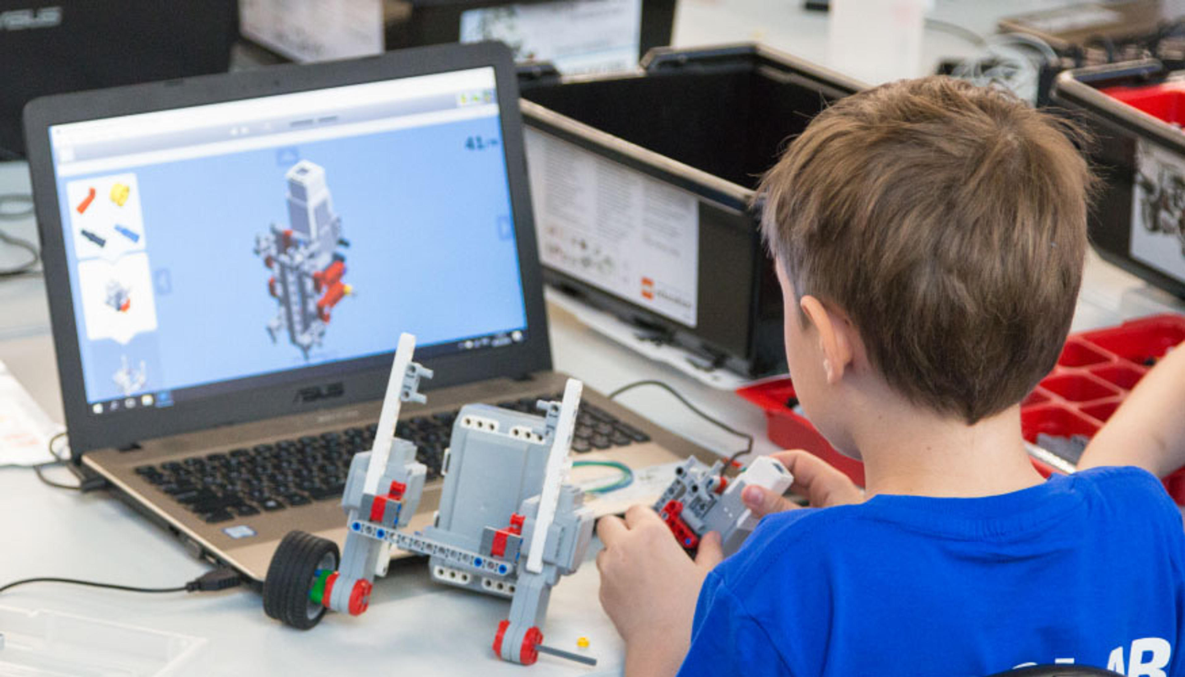 1184 Robotik Kodlama Eğitmeni hazır.