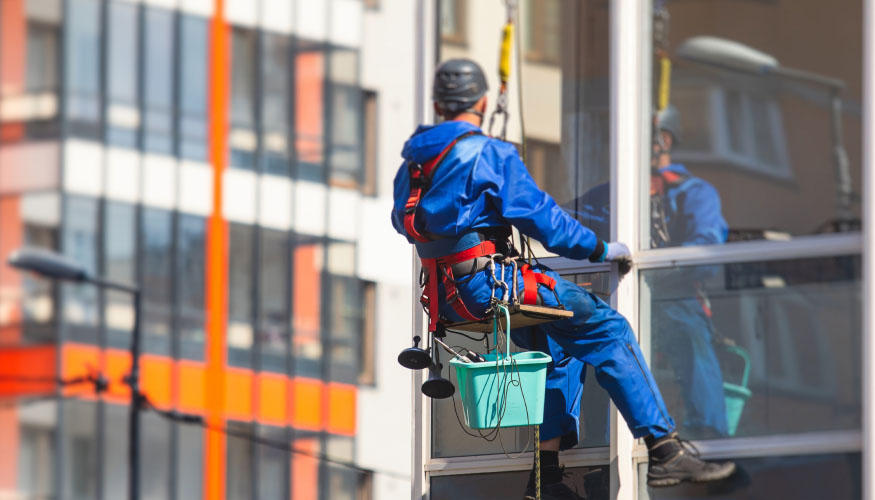 Spalat Geamuri la Inaltime