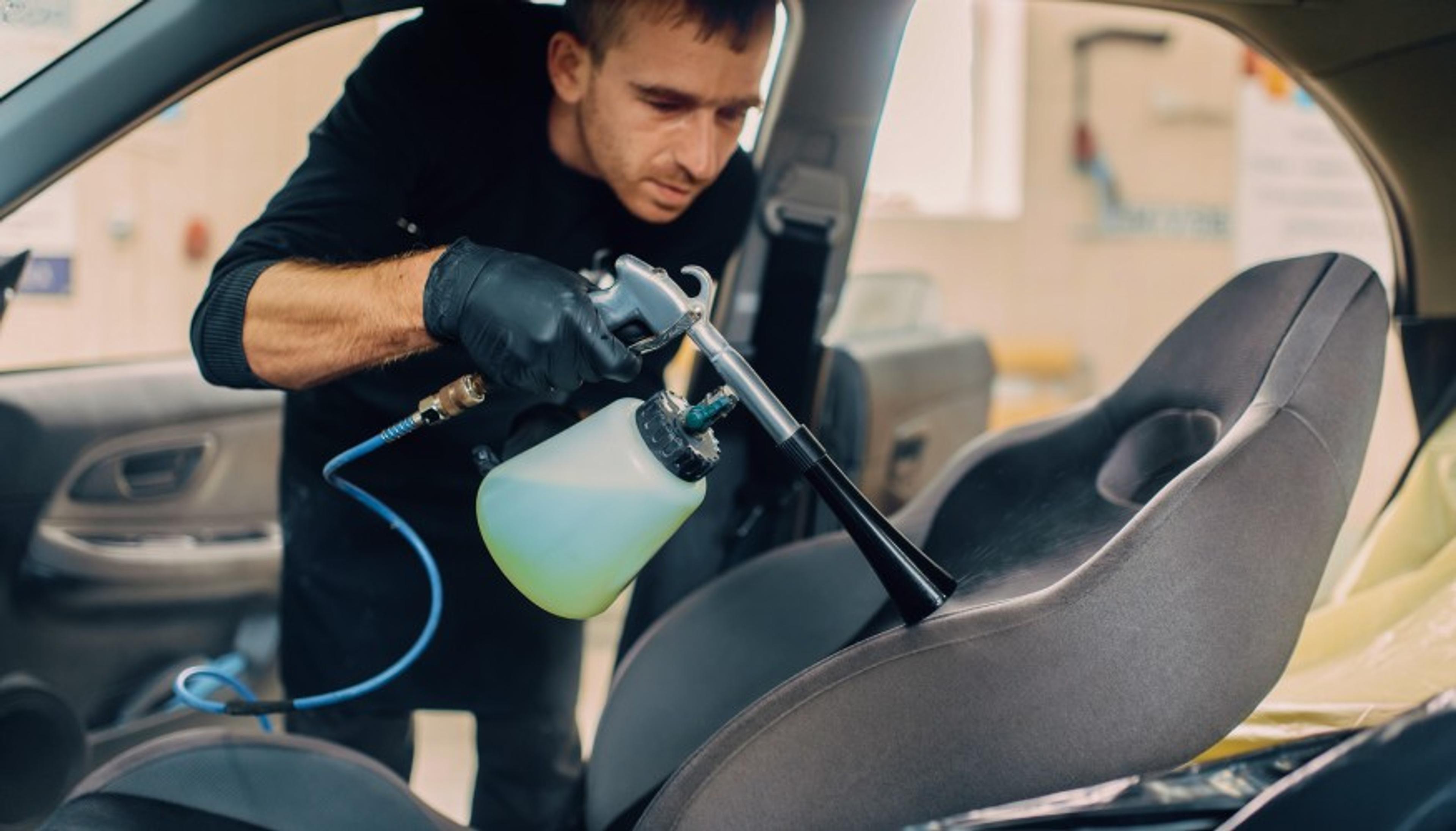 1944 Detaylı Araç Temizliği Firması hazır.