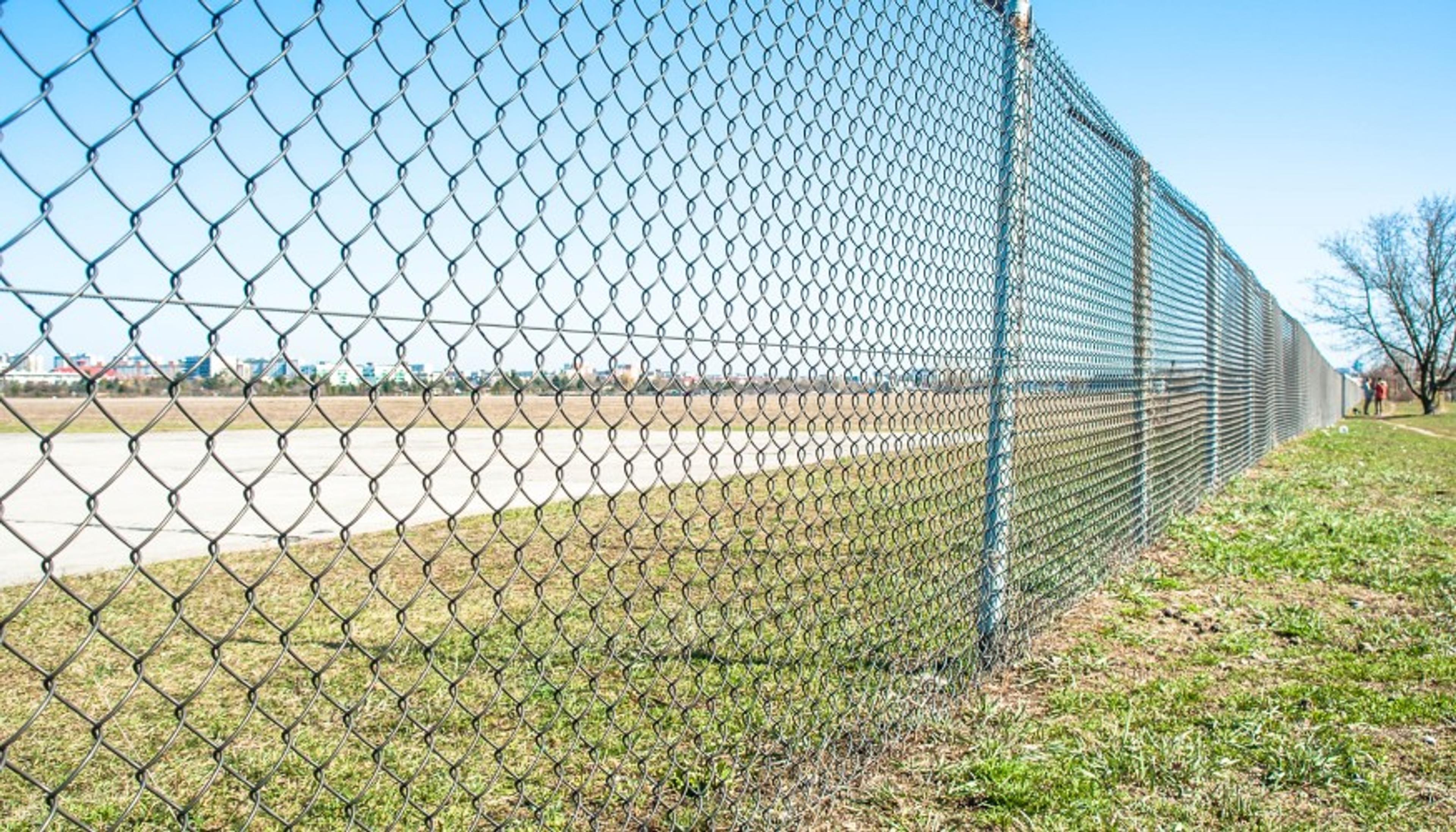 4335 Bahçe Çit Teli Ustası hazır.