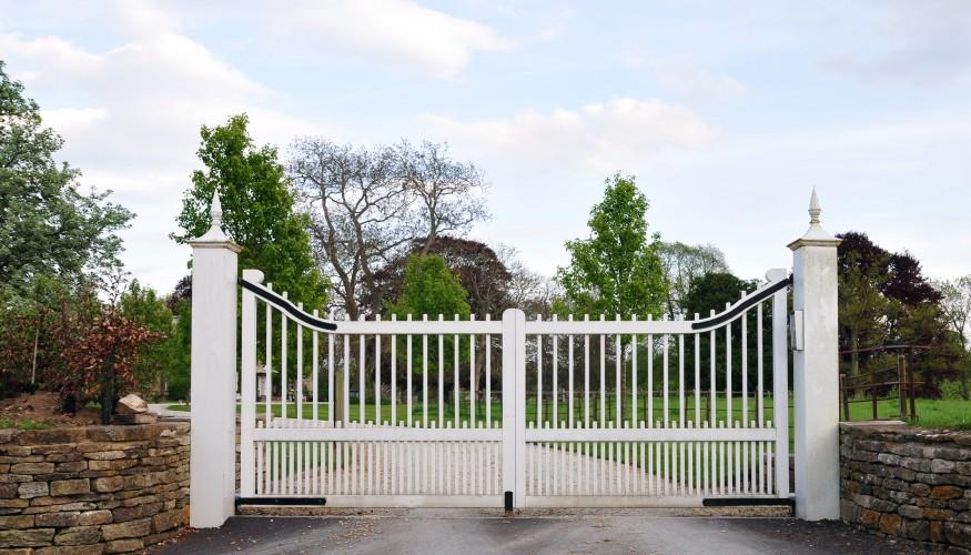 Demir Bahçe Kapısı