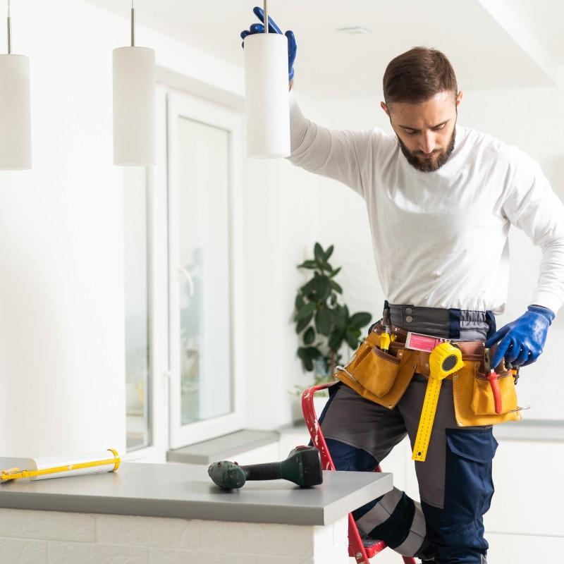 تركيب معدات كهربائية