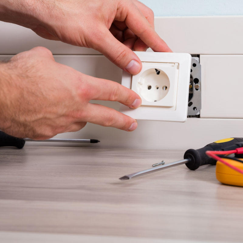 Installazione Presa Elettrica