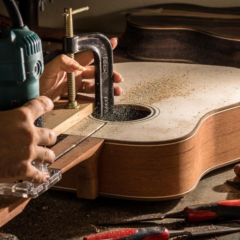 Luthier Guitare