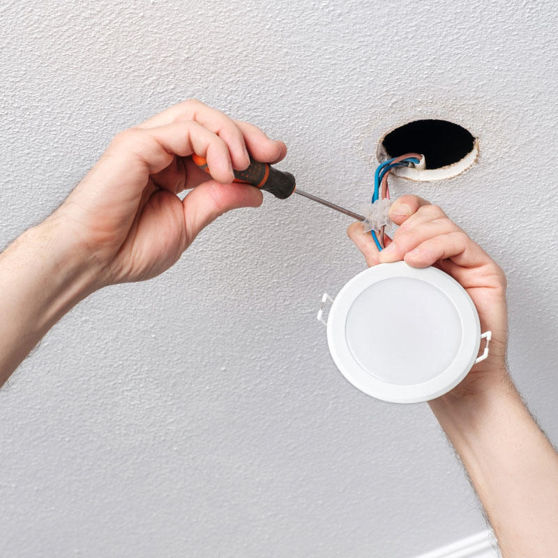 Montaj Corpuri de Iluminat