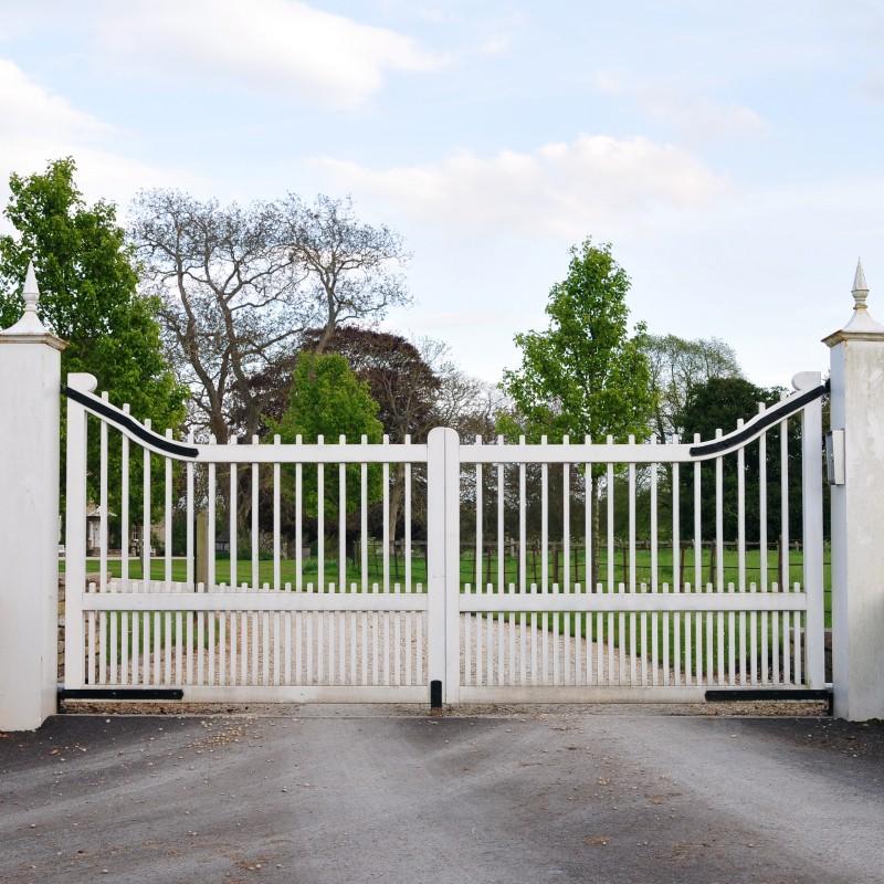 Demir Bahçe Kapısı