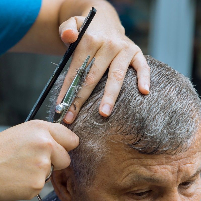 Mobiler Friseur für Senioren